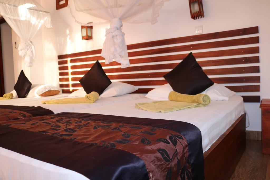 Manel Guest House Polonnaruwa Bagian luar foto