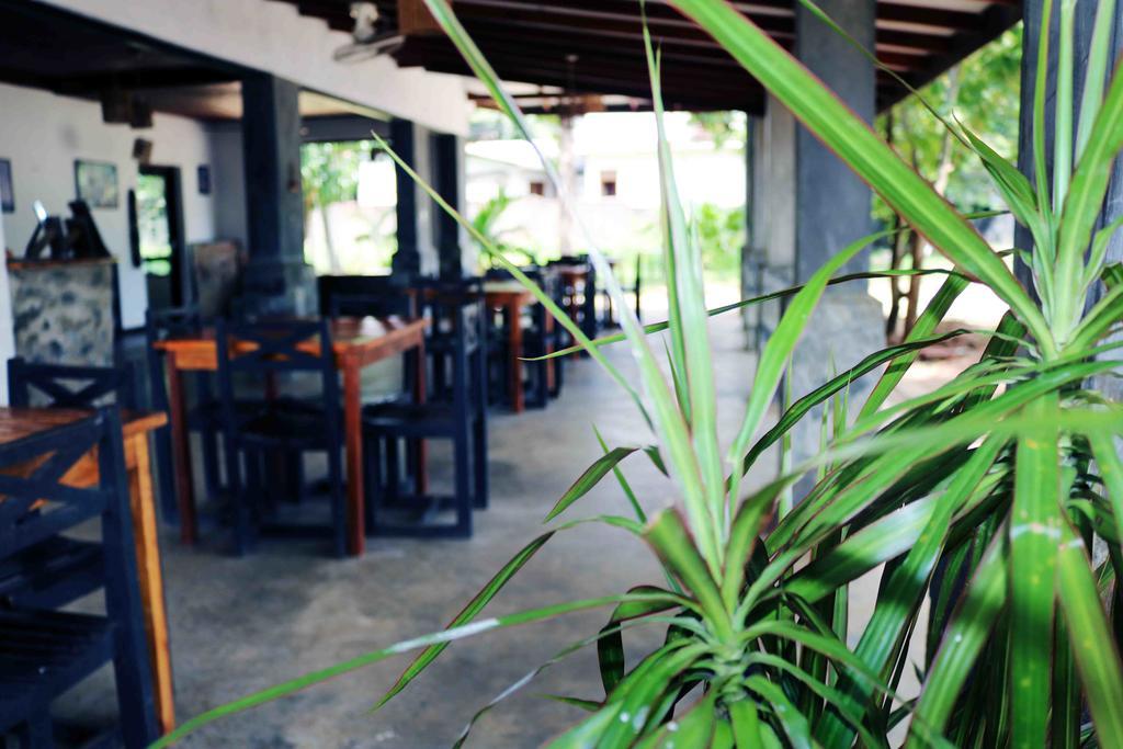 Manel Guest House Polonnaruwa Bagian luar foto