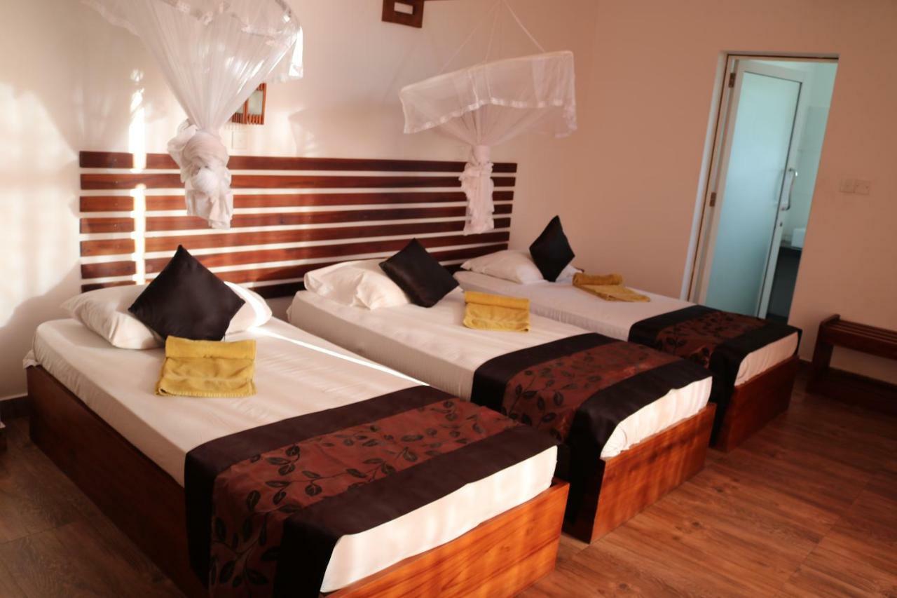 Manel Guest House Polonnaruwa Bagian luar foto