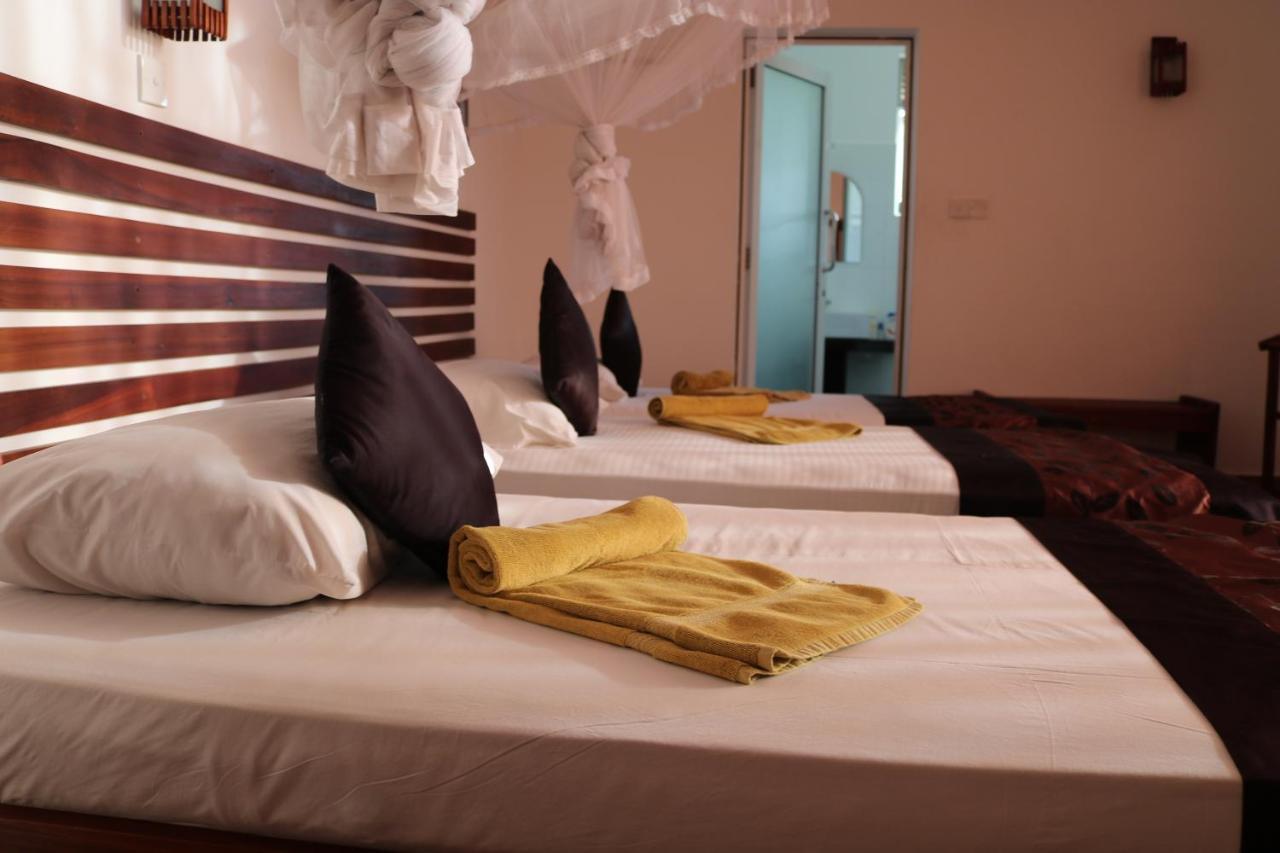 Manel Guest House Polonnaruwa Bagian luar foto